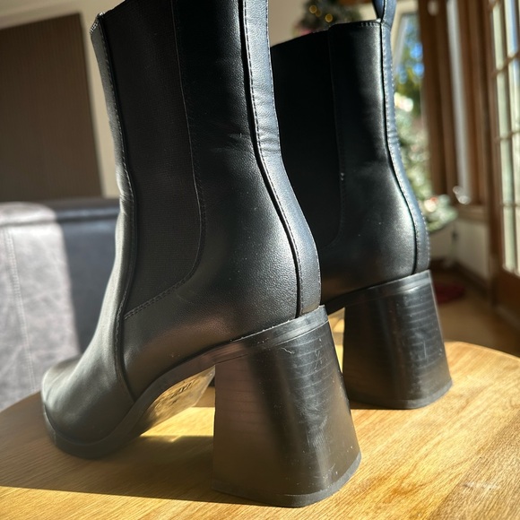 Zara Sleek Black Ankle Booties - Picture 4 of 13